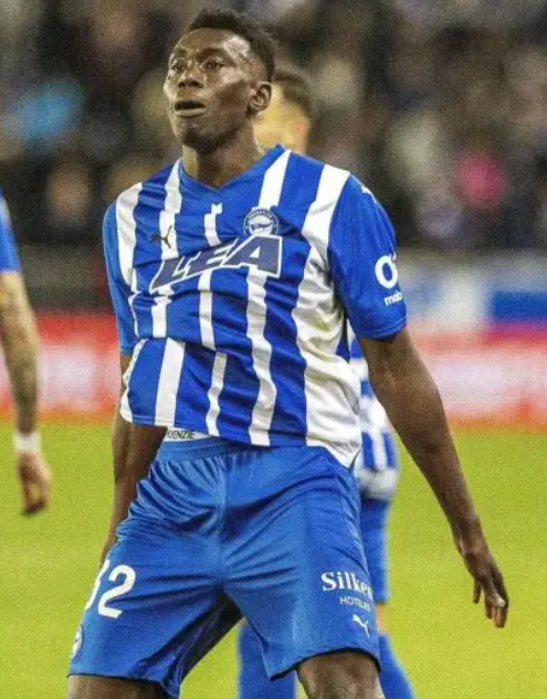 英超雙雄競逐：阿格霍瓦轉(zhuǎn)會(huì)風(fēng)云起