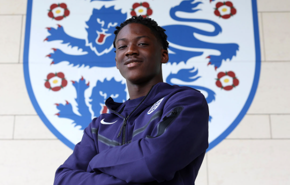 曼聯(lián)重建進(jìn)行時(shí)：陣容調(diào)整與轉(zhuǎn)會(huì)風(fēng)云