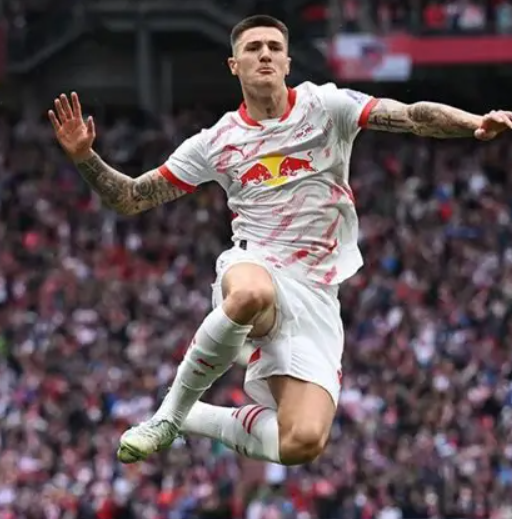 曼聯(lián)鋒線動(dòng)態(tài)：舍什科傷情與非洲杯球員去留分析