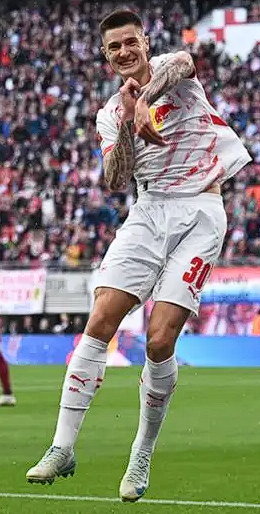 曼聯(lián)鋒將舍什科自曝童年趣事：從門(mén)將到前鋒的蛻變之路